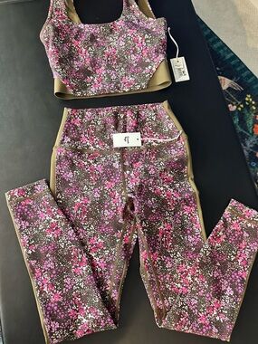 Floral Pink & Brown Seamless Sports Bra and Legging Set